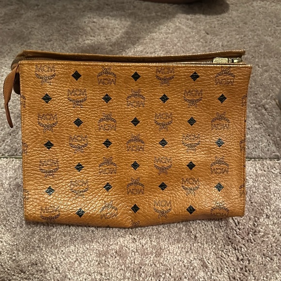 MCM Clutch - Picture 3 of 9